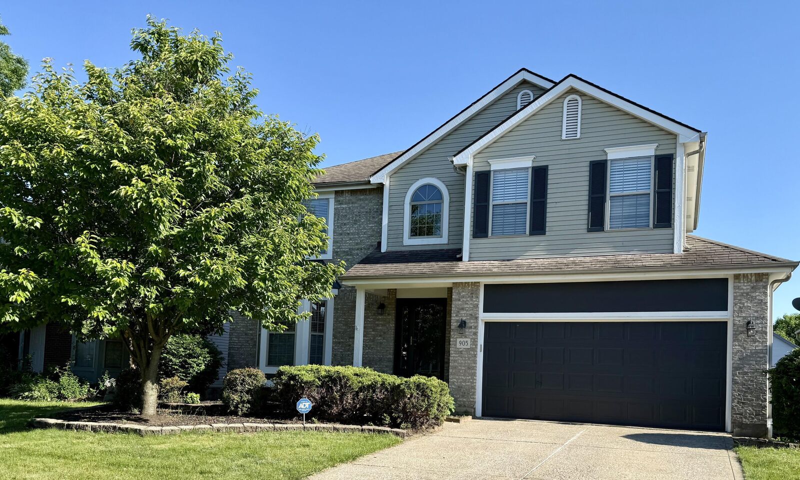 Property Photo: 905 Linkfield Drive OH 43085