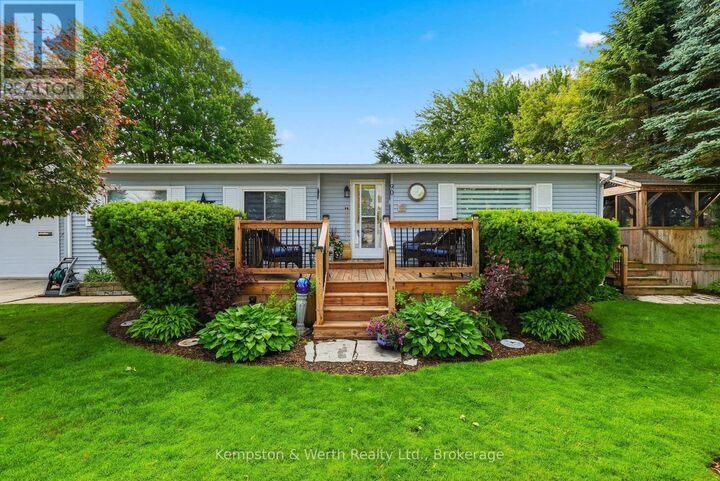 Property Photo: 90 Fairview Crescent ON N4W 3G8