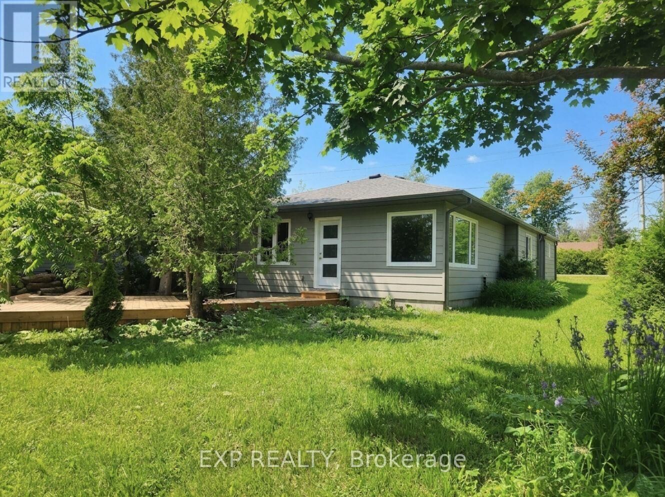 Property Photo:  71 Lakeshore Road East  ON L0L 2E0 