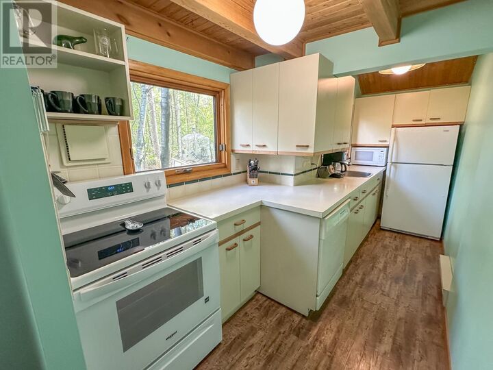 Property Photo:  2 Donbrock Dr  ON P9N 0A1 