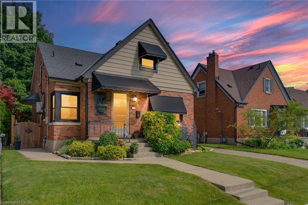 Property Photo:  230 Sydney Street  ON N2G 3V7 