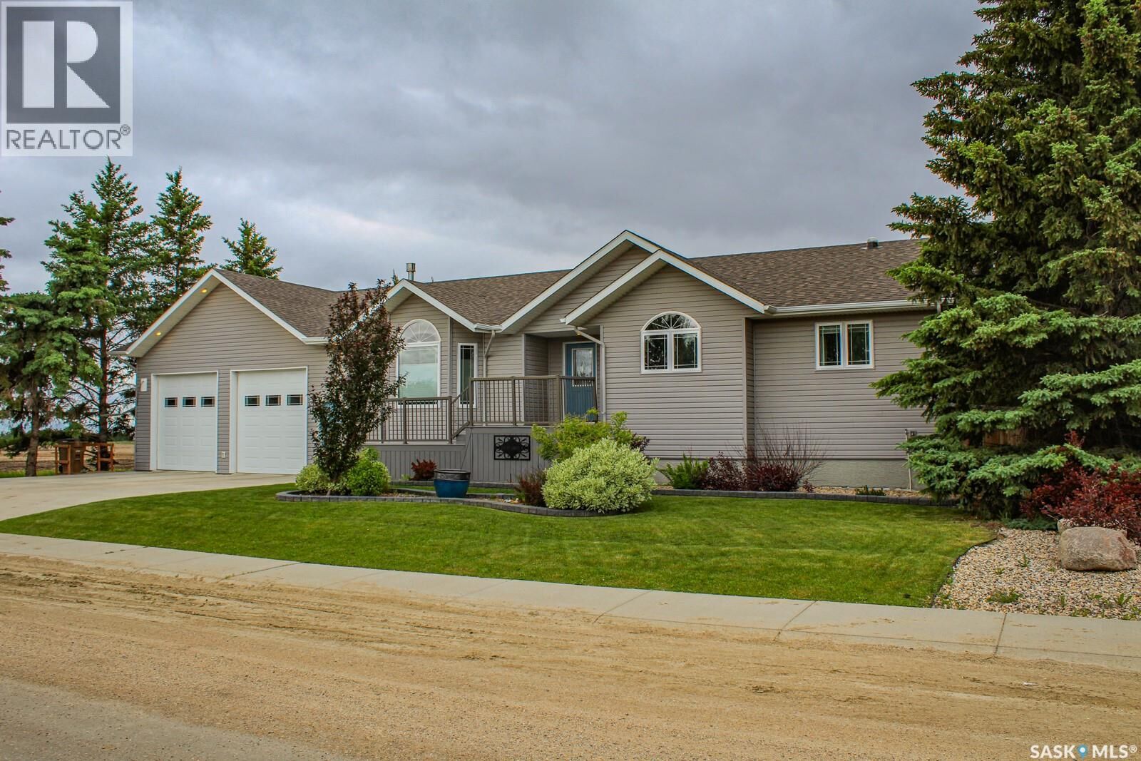 Property Photo: 118 Babington Avenue W SK S0E 1A0