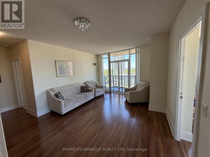 Property Photo:  330 Burnhamthorpe Road West 1704  ON L5B 3Y5 