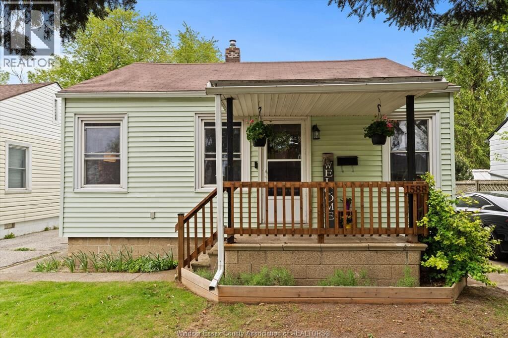 Property Photo: 1588 Central Avenue ON N8Y 3V8