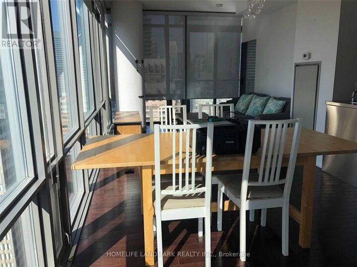 Property Photo: 37 Grosvenor Street 3103 ON M4Y 3G5