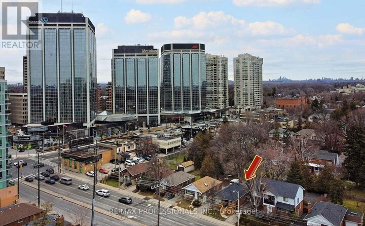 Property Photo: 1213 Islington Avenue ON M8Z 4T2