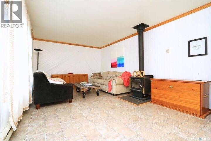 Property Photo: 808 Potter Place SK S0A 0L0