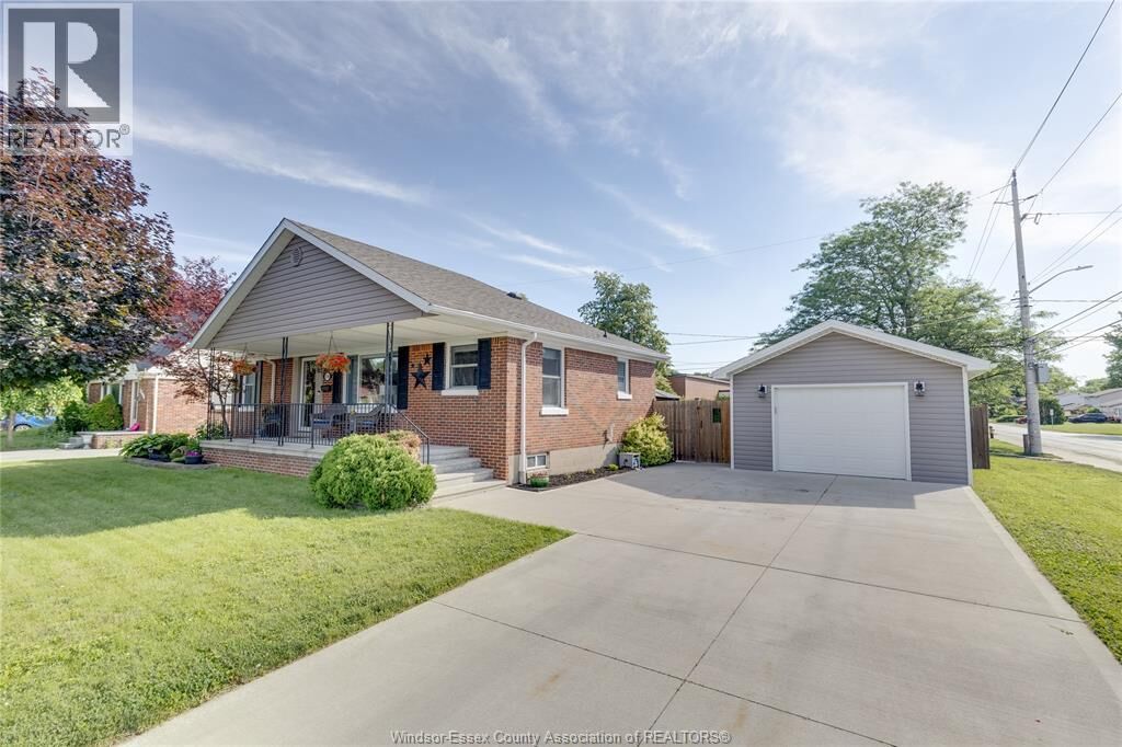 Property Photo: 2790 Randolph Avenue ON N9E 3C9