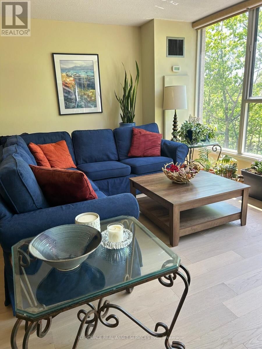 Property Photo:  1271 Walden Circle 206  ON L5J 4R4 
