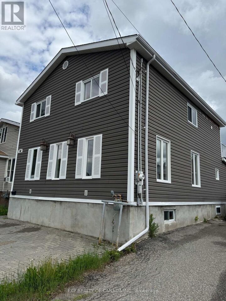 Property Photo:  148 Elm Street North  ON P4N 6A7 
