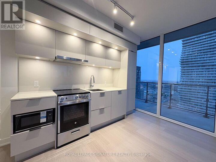 Property Photo:  448 Burnhamthorpe Road West 4308  ON L5B 0R4 