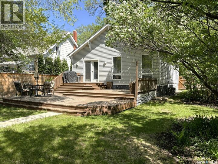 Property Photo:  819 5th Avenue N  SK S7K 2R7 