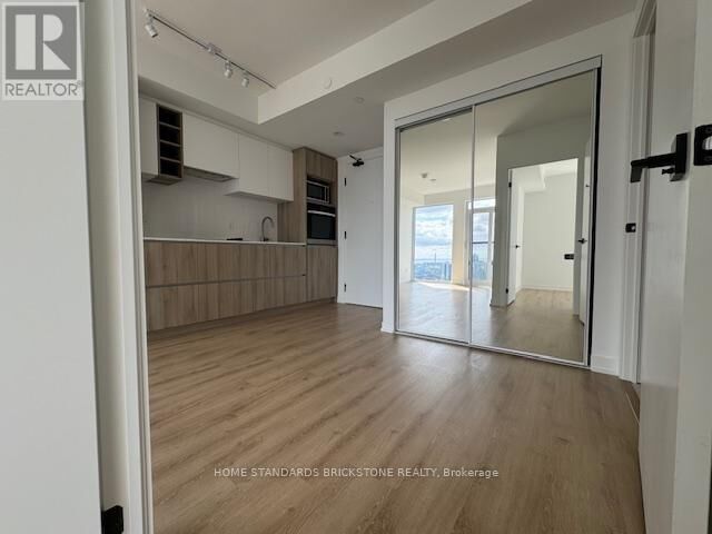 Property Photo:  319 Jarvis Street 4011  ON M5B 0C8 