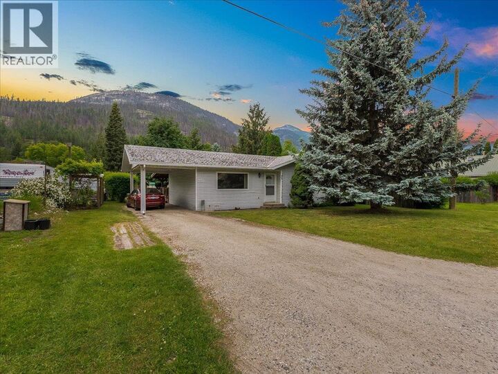 Property Photo: 507 Arthur Street BC V0G 2C0