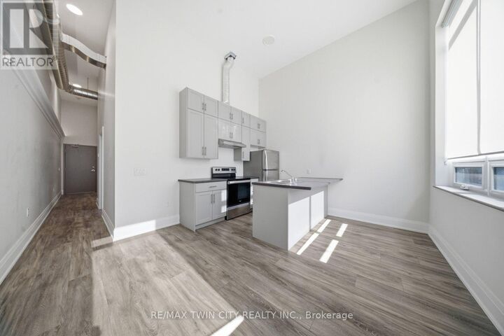 Property Photo:  11 Queen Street 303  ON N3T 3B2 