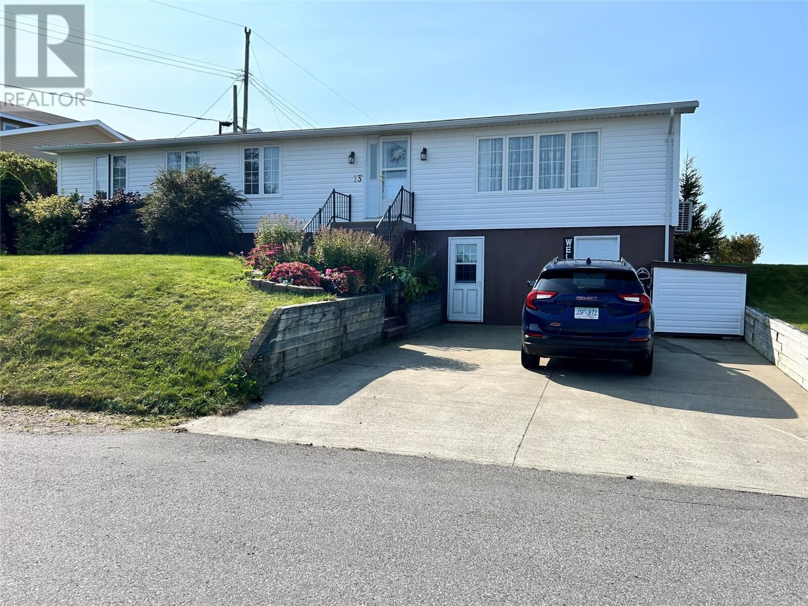Property Photo:  13 Grandview Crescent  NL A0M 1C0 