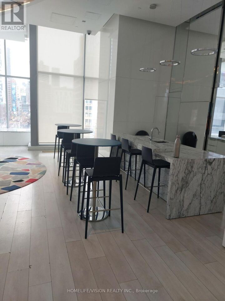 Property Photo:  251 Jarvis Street 1023  ON M5B 0C3 