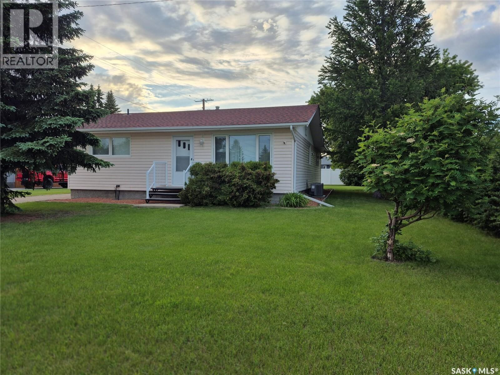 Property Photo: 108 Downey Street SK S0G 4V0