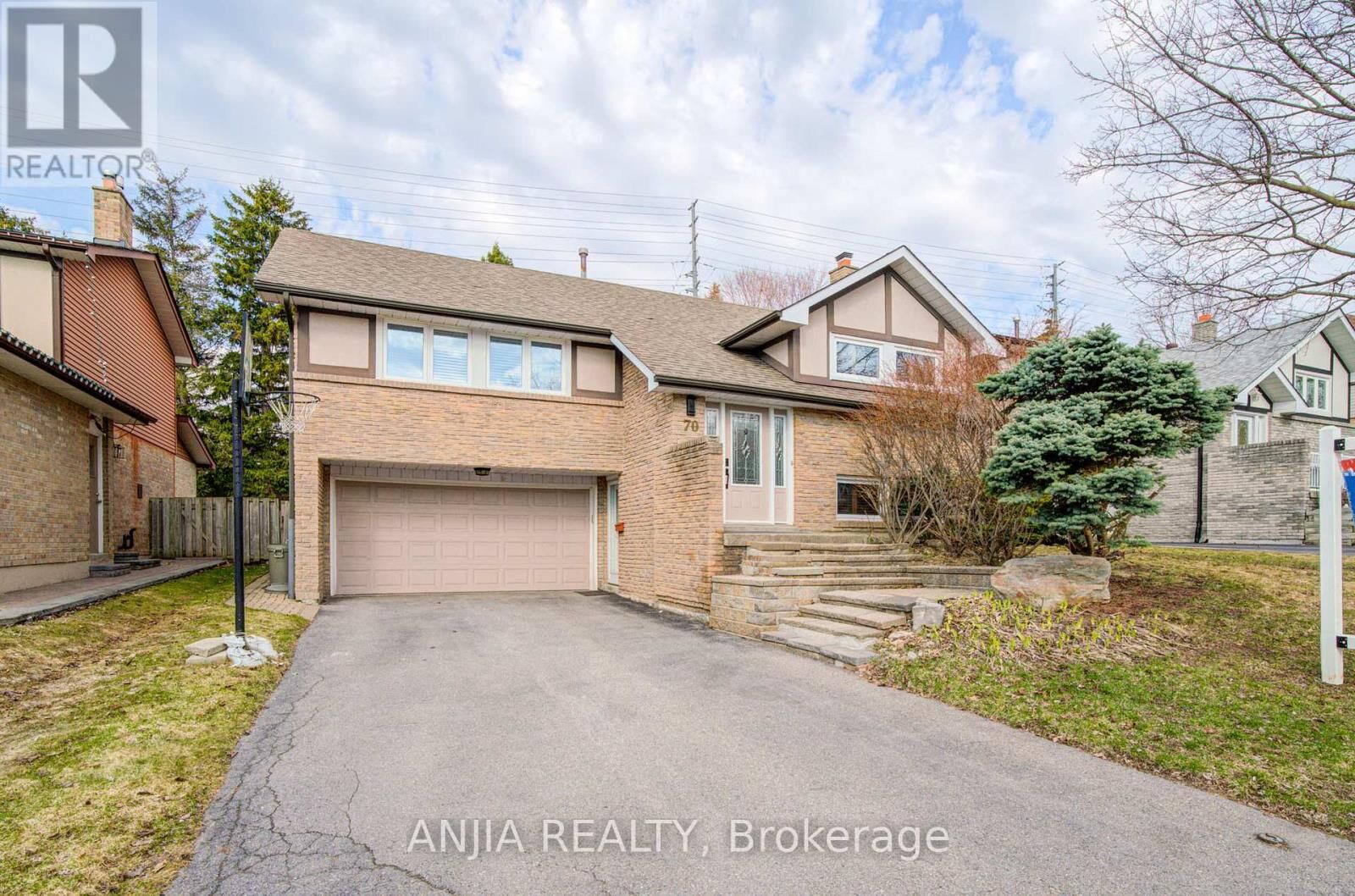Property Photo: 70 Briarwood Road ON L3R 2X3
