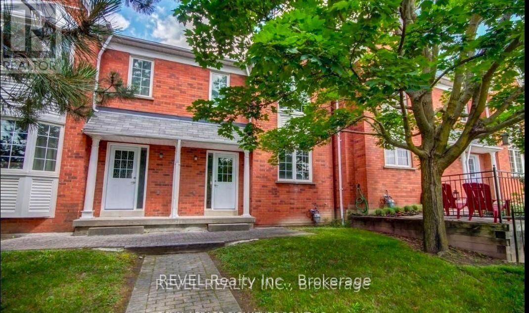 Property Photo:  10 Bassett Boulevard 56  ON L1N 9C4 