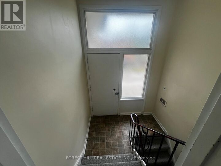 Property Photo:  244 St Vincent Street Upper  ON L4M 3Z8 