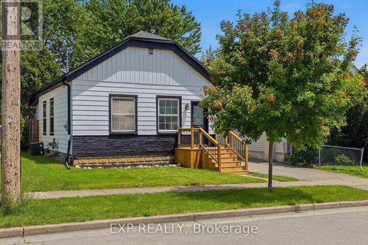 Property Photo:  134 Sterling Street  ON N5Y 1Y8 