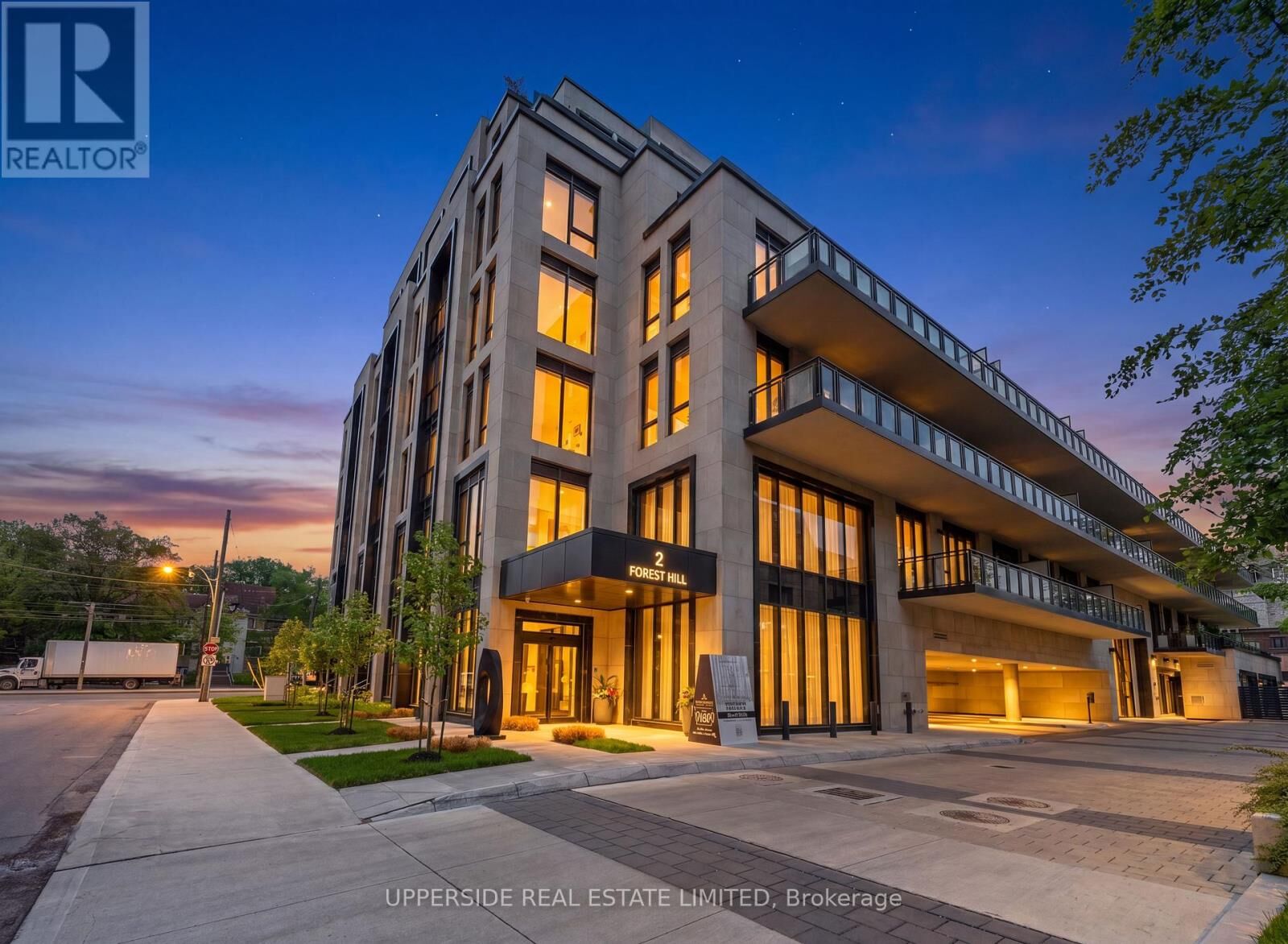 Property Photo:  2 Forest Hill Road 408  ON M4V 2L3 