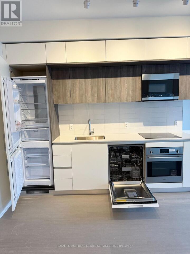 Property Photo: 322 Dupont Street 311 ON M5R 0E3
