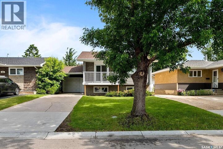 Property Photo:  890 Samuels Crescent N  SK S4X 2L5 