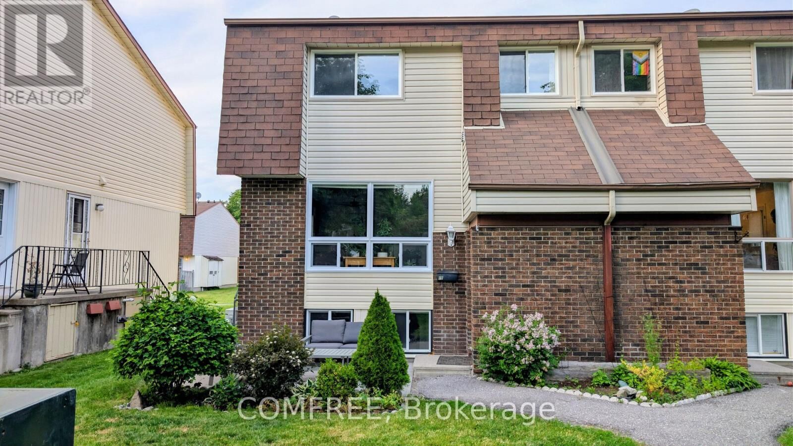 Property Photo:  8B Forester Crescent  ON K2H 8X9 
