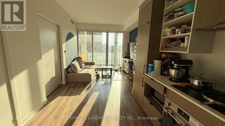 Property Photo:  20 Edward Street 1414  ON M5G 0C5 