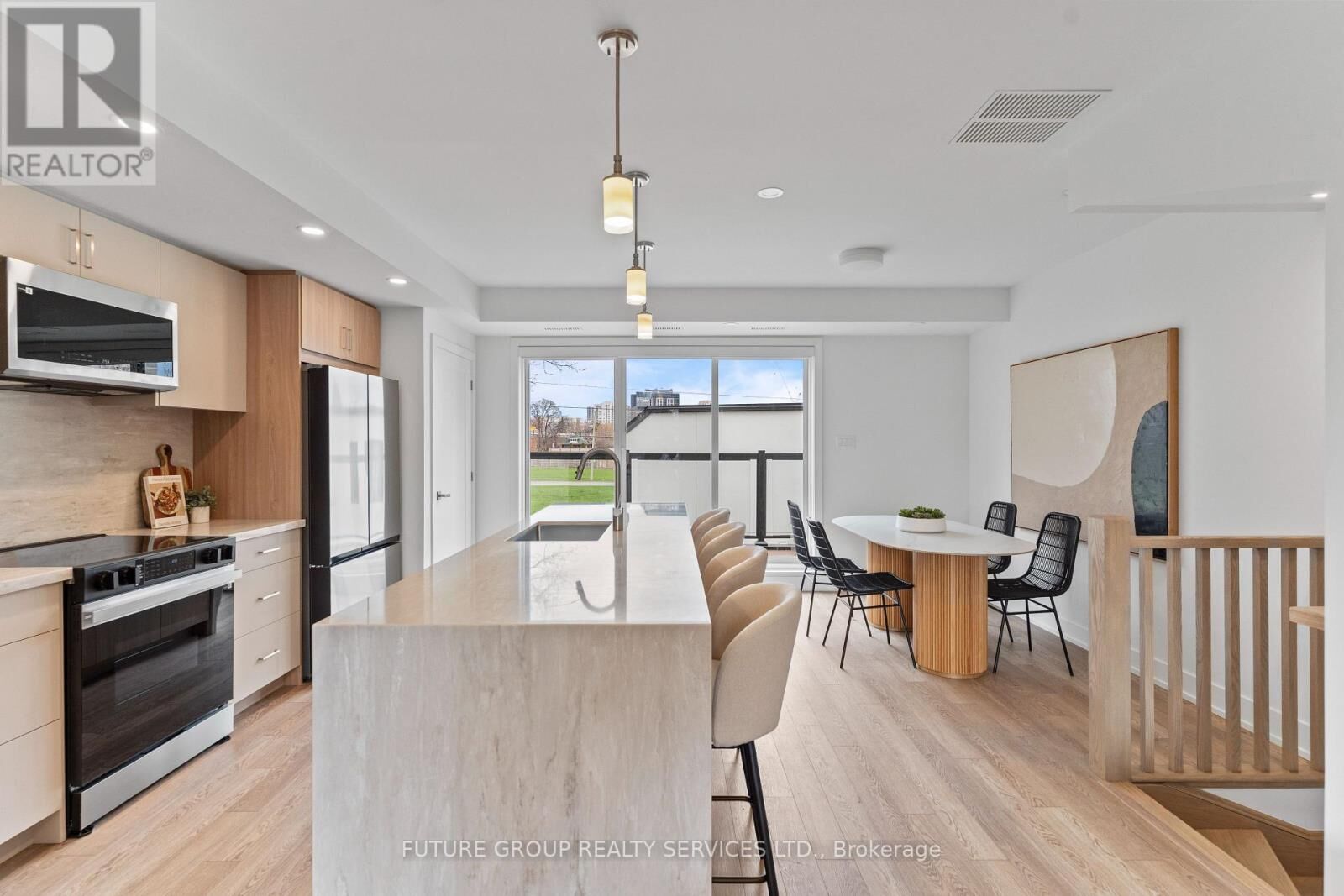 Property Photo:  15 Acorn Avenue Unit 3  ON M9B 3P7 