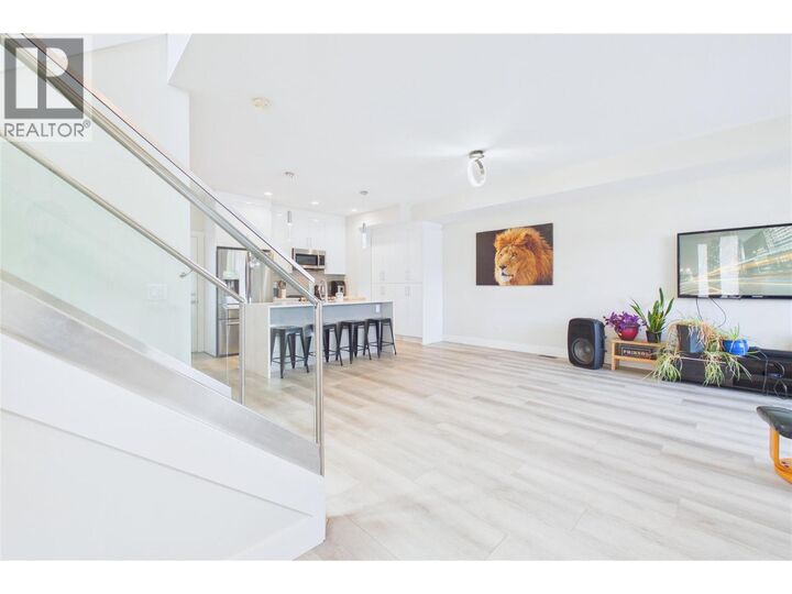 Property Photo:  115 Wyndham Crescent 7  BC V1V 1Z2 