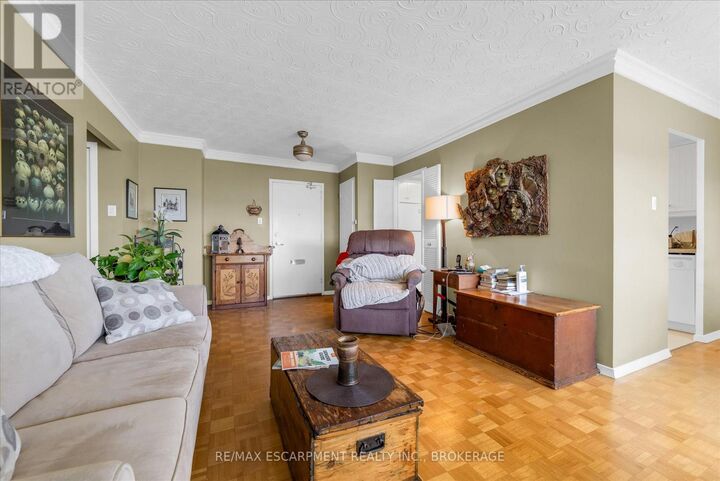 Property Photo: 35 Towering Heights Boulevard 1007 ON L2T 3G8