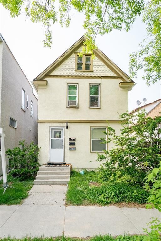 Property Photo: 229 Bertrand Street MB R2H 0N5
