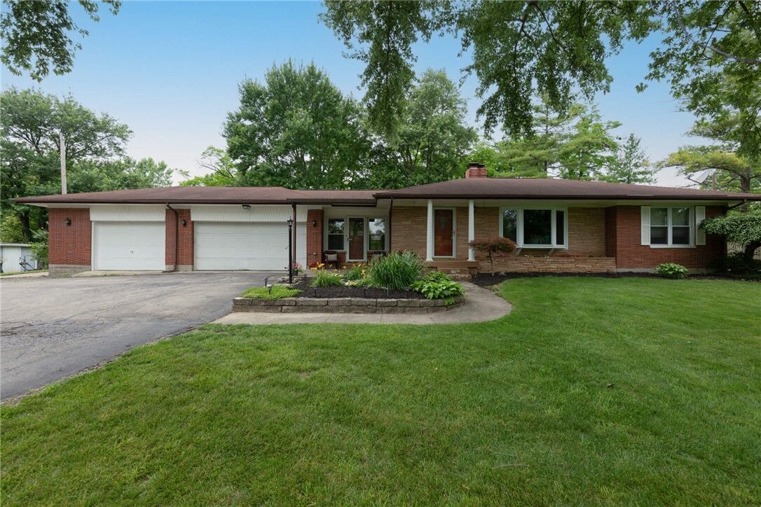 Property Photo: 7651 Peters Pike OH 45414