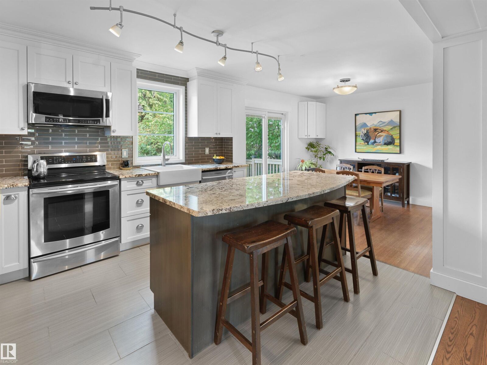 Property Photo:  7624 92 Avenue NW  AB T6C 1R4 