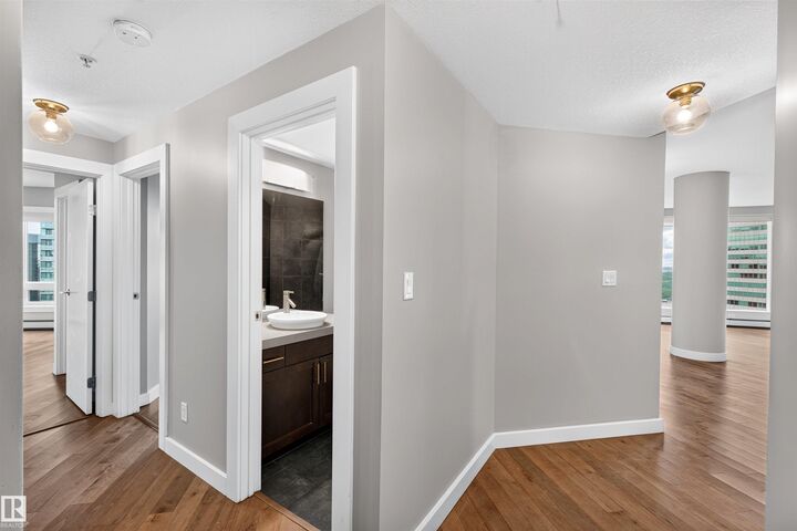 Property Photo:  10152 104 Street NW 2902  AB T5J 0B6 