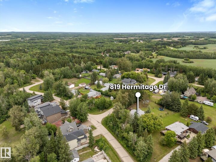 Photo de la propriété:  819 Hermitage Drive  AB T7Z 2T3 