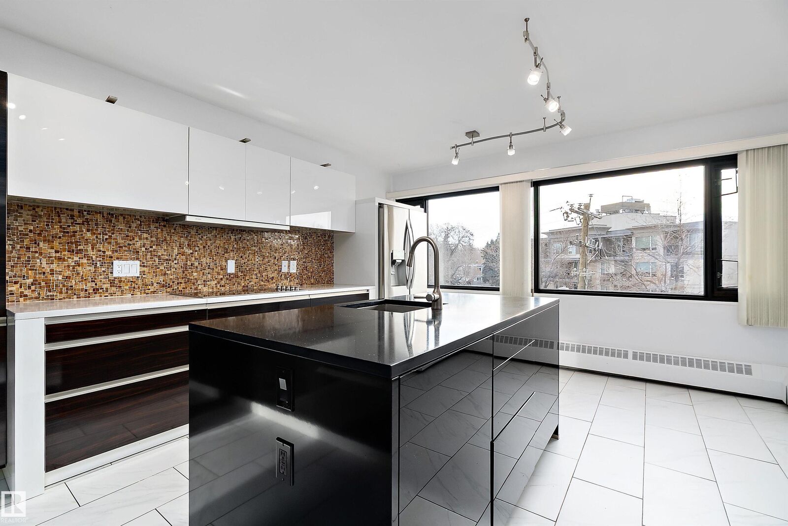 Property Photo: 9929 Saskatchewan Drive NW 203 AB T6E 5J9