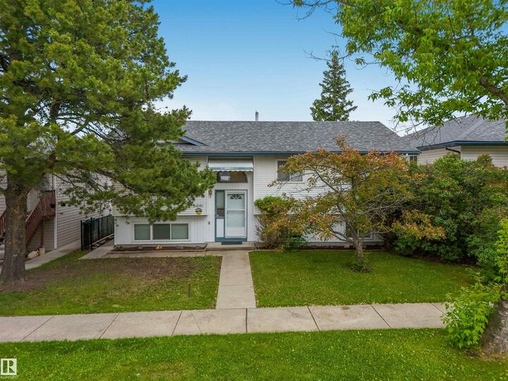 Property Photo:  5061 44 Street  AB T7A 1B7 