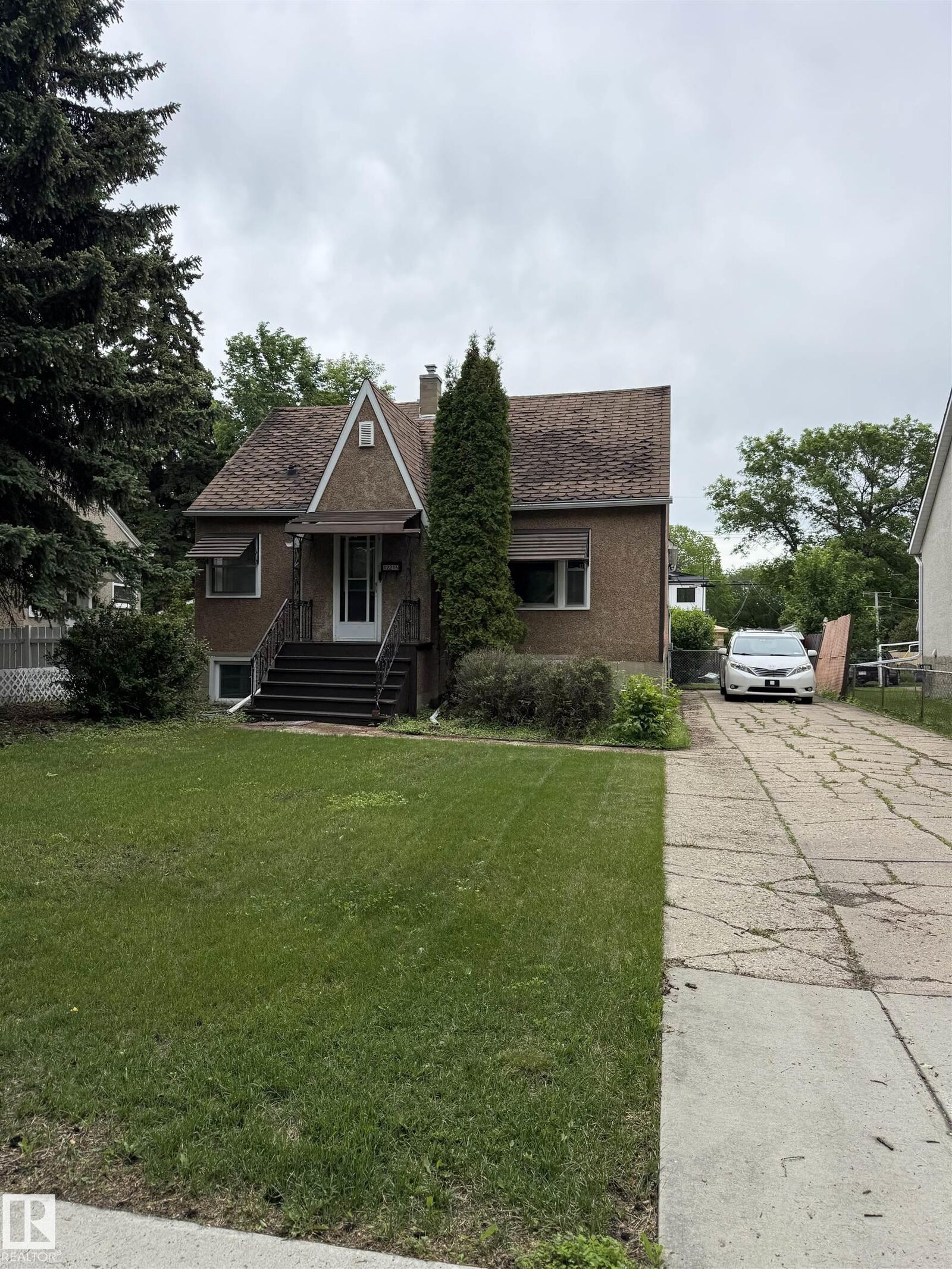 Property Photo:  12215 103 Street NW  AB T5G 2K2 