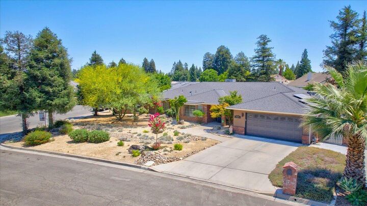 Property Photo: 3733 W Wathen Avenue CA 93711