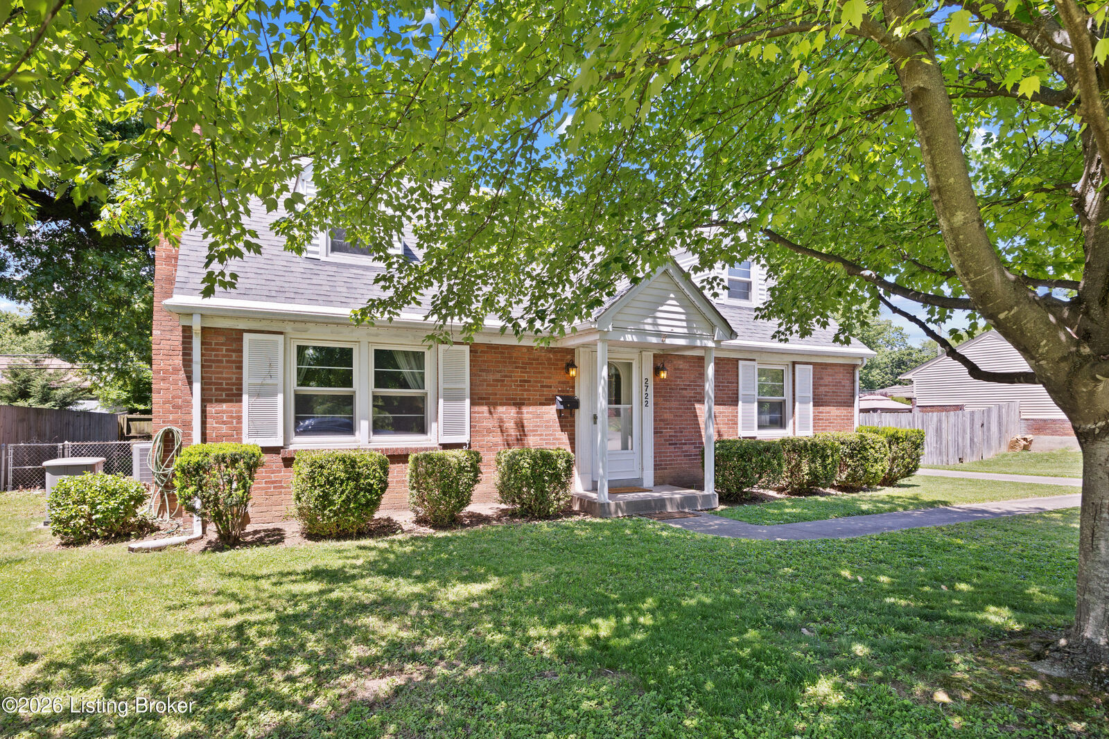 Property Photo:  2722 Shannon Dr  KY 40220 
