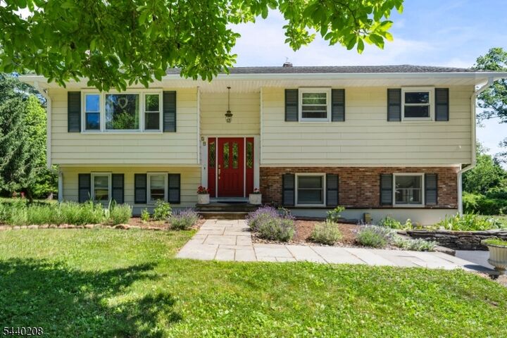 Property Photo:  29 Oxford Cir  NJ 08558 