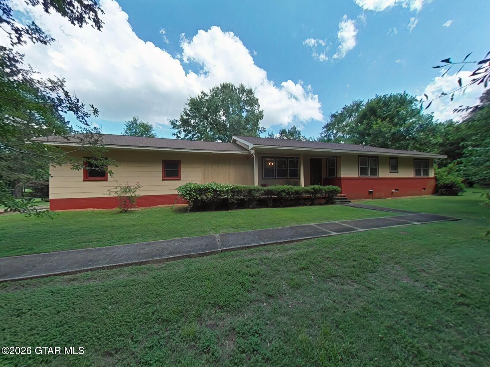 Property Photo: 718 Old West Point Road MS 39759