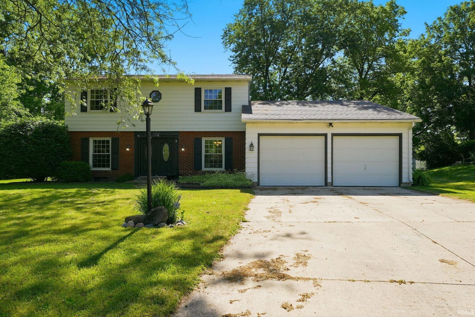 Property Photo: 6236 Chaucer Court IN 46614-6101