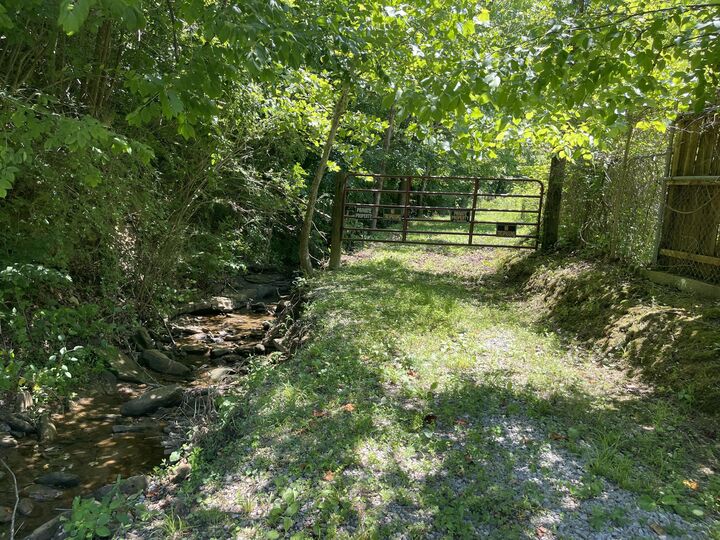 Property Photo:  6758 Highway 66  KY 40902 