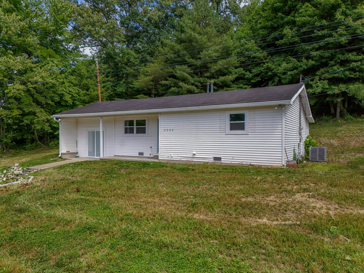 Property Photo: 2230 W U.s. 60 KY 40351