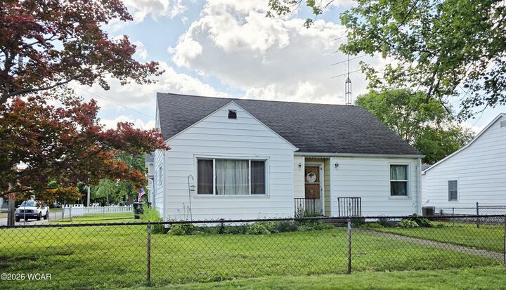 Property Photo: 362 N Barron Street OH 43326